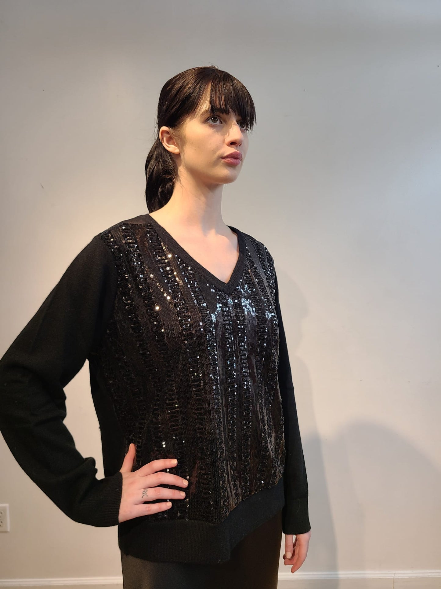 BLACK CASHMERE V NECK WITH FRONT EMBELLISHED BLACK MICRO SEQUIN ANCIENT ROMAN MONOGRAM(SIZE L)