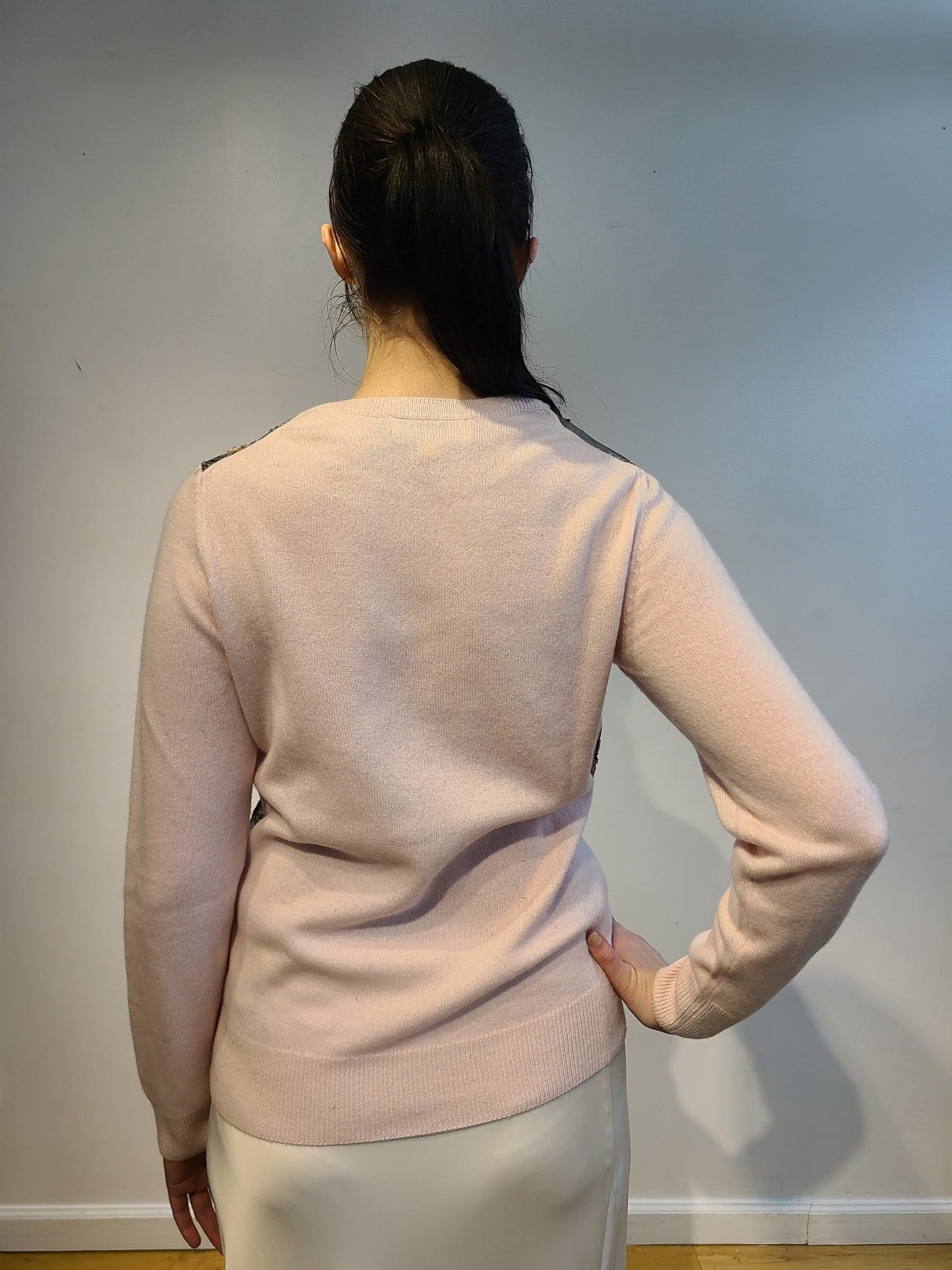 PINK CASHMERE CREW NECK WITH FRONT PASTEL FEATHER FLOWERS WITH ANTIQUE 3D BEADING EMBELLISHED ON BLACK TULLE & LINED (SIZE M)