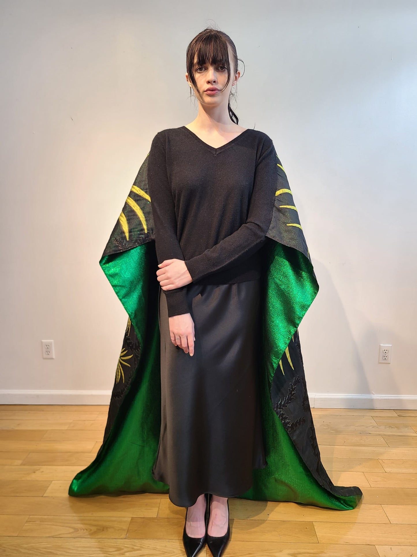 BLACK CASHMERE V NECK LONG SLEEVE WITH PINK & GREEN MIDDLE EASTERN PALM PRINT CAPE WITH METALLIC GREEN LINING (SIZE M)