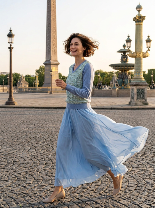 SMALL TRUE 100% CASHMERE V-NECK SWEATER WITH LONG SLEEVES AND A MINTY MISTY TWIST TO COCOS CLASSIC BRUNCH=Y SKY BLUE BOUCLE TWEEDS FRONT PANEL INSET LINED WITH TULLE