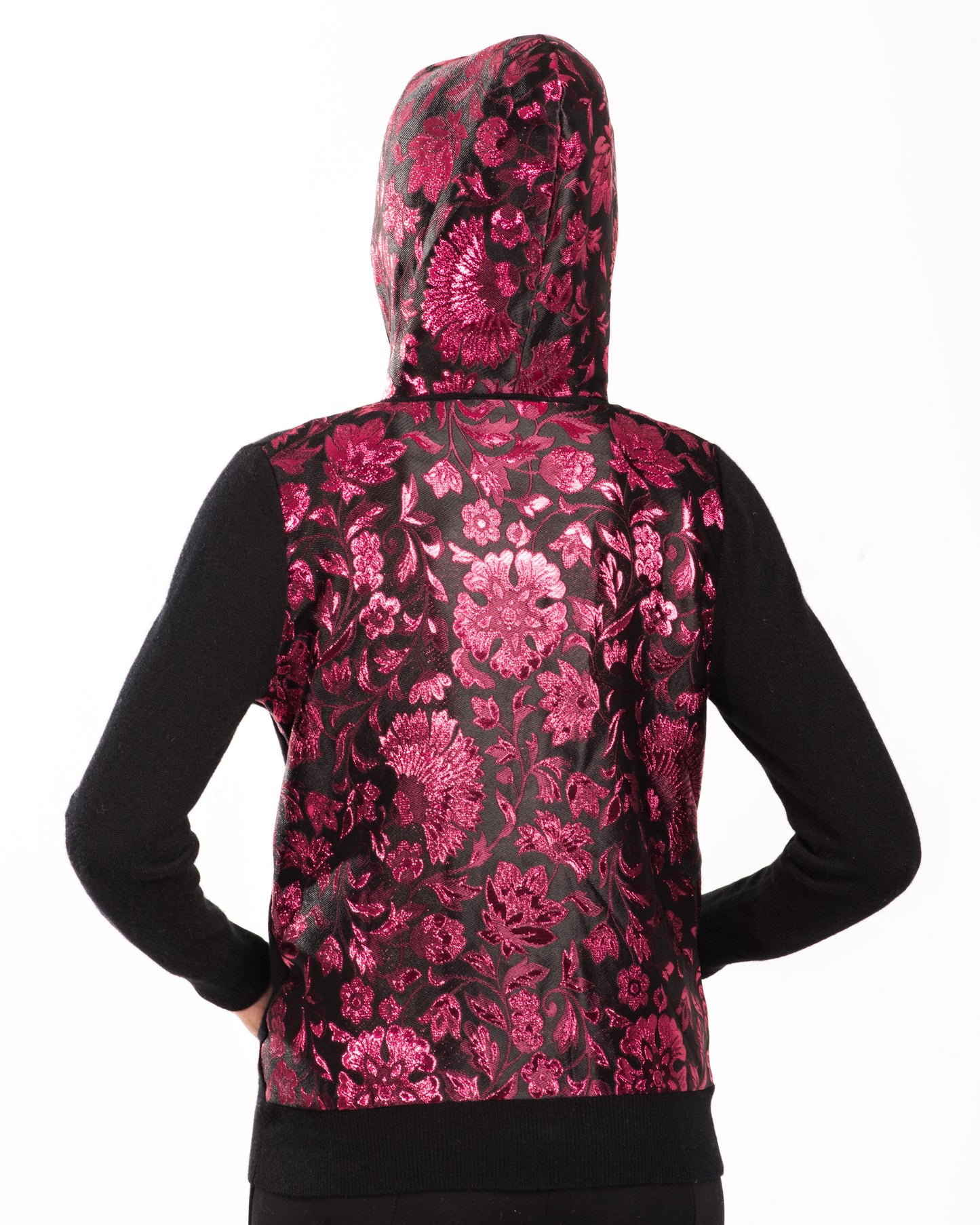 SMALL BLACK LONG SLEEVE CASHMERE HOODIE WITH HOOD AND BACK OF PINK AND BLACK METALLIC BROCADE