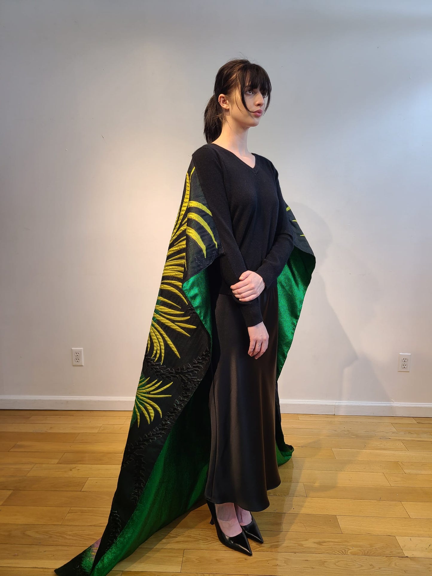 BLACK CASHMERE V NECK LONG SLEEVE WITH PINK & GREEN MIDDLE EASTERN PALM PRINT CAPE WITH METALLIC GREEN LINING (SIZE M)
