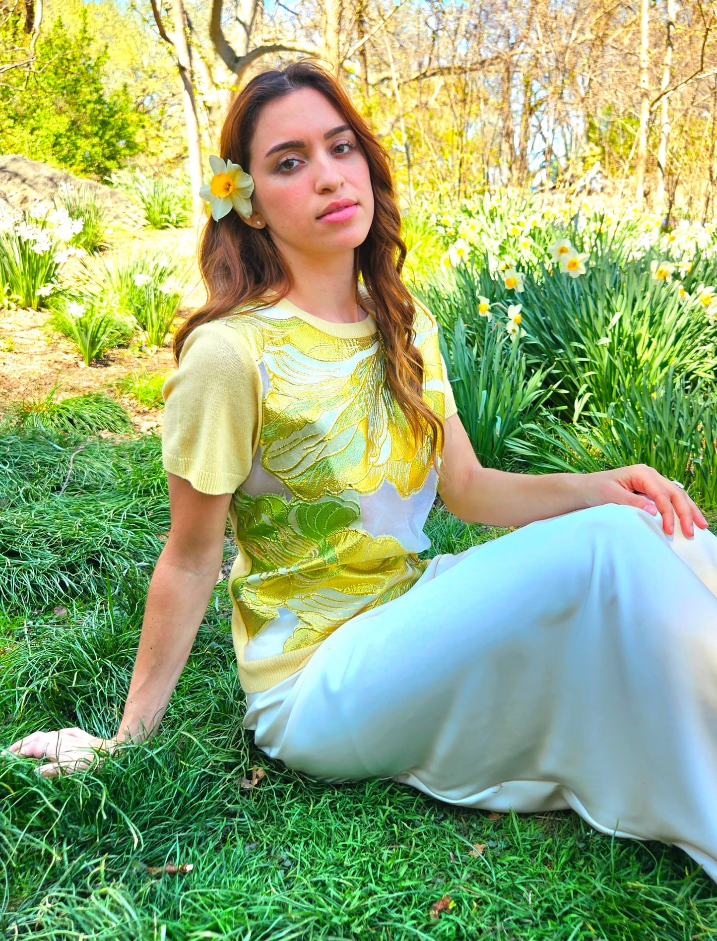 SUNSHINE, YELLOW crewneck t